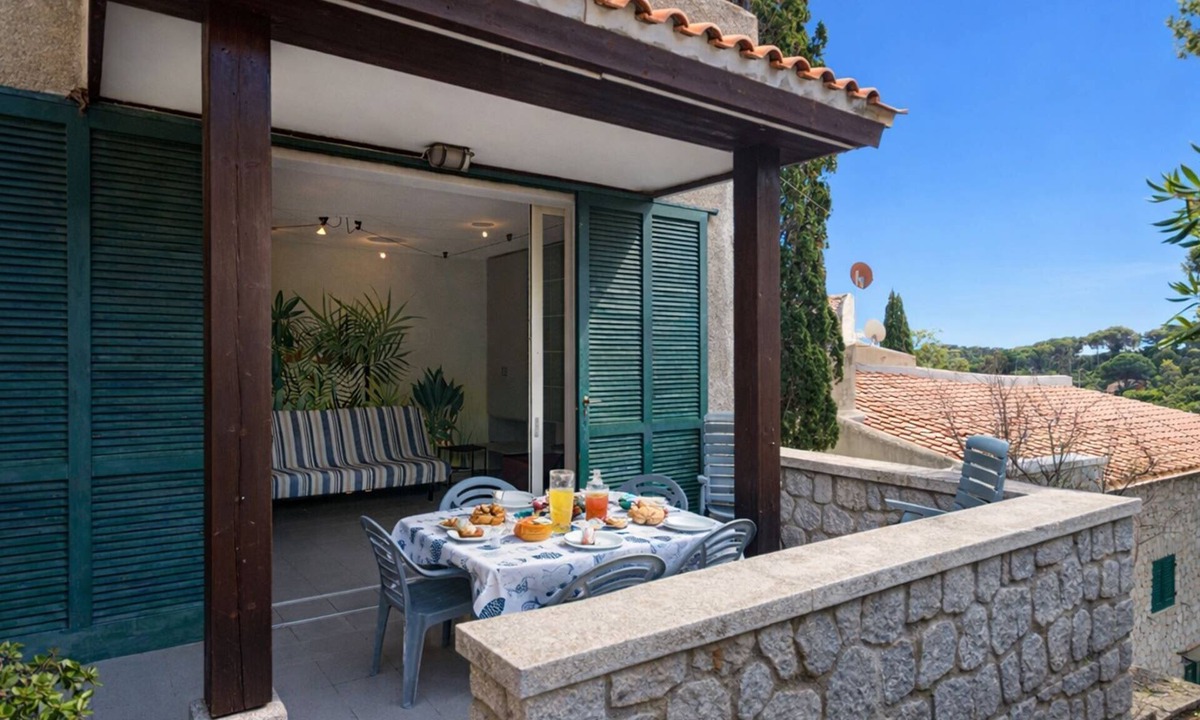 Fetovaia Apartment | Ofelia, two-room apartment in Fetovaia in a residential complex, 500 m from the beach, with furnishe