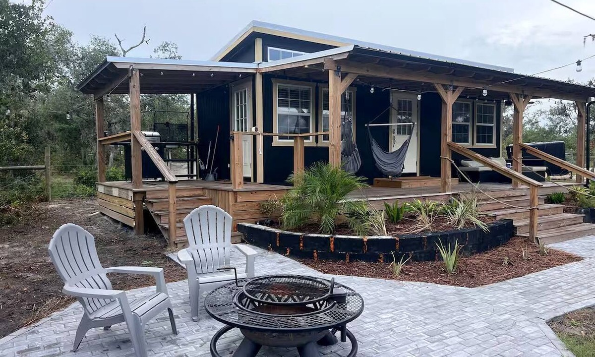 Punta Gorda Cabin | Off-Grid, Lakeside Tiny Home in Punta Gorda, Florida, Perfect for a Weekend Getaway