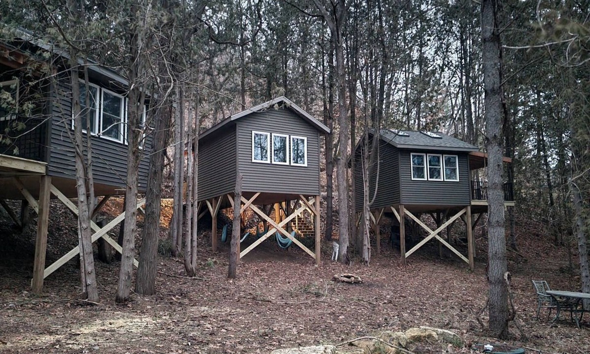 Elba Cabin | Off-Grid Tree Houses Great for Groups Getaways in Minnesota