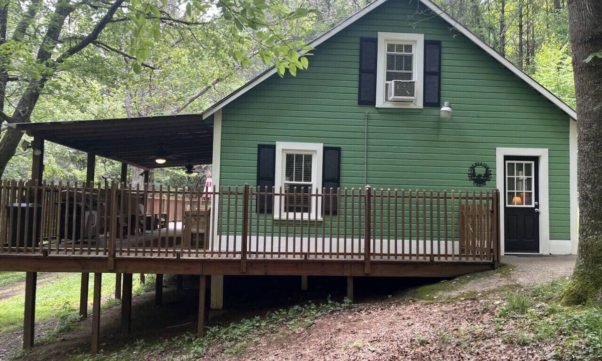 Willis Cabin | Off the Beaten Path - just like the name implies, by Buffalo Mountain Getaway