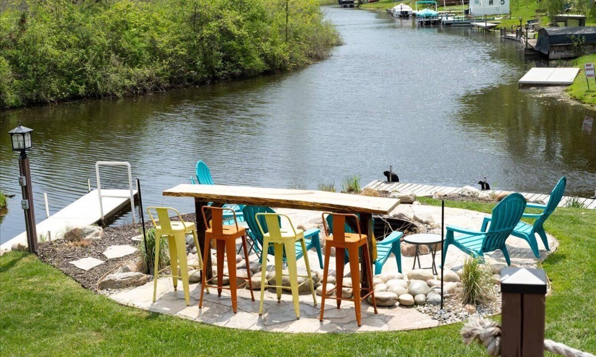 Hale Cottage | Off the Hook Lodge