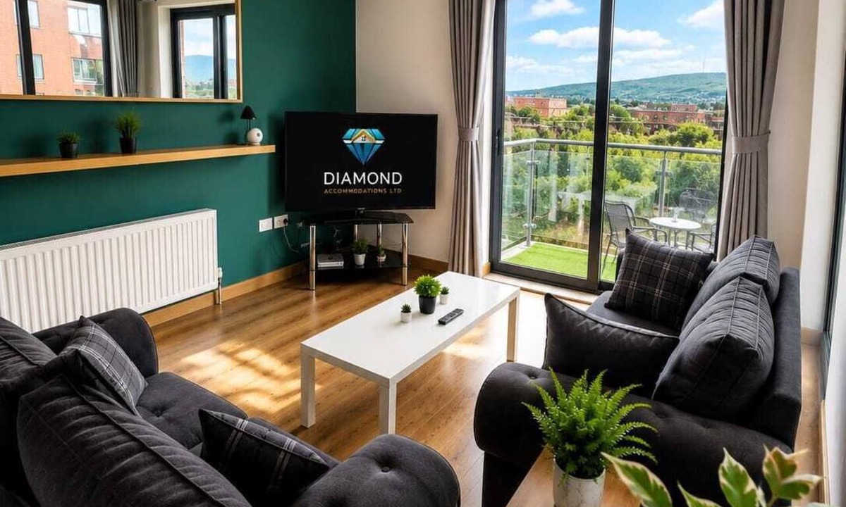 Belfast City Centre Apartment | Offering city views, 2BR Mountain View City Centre