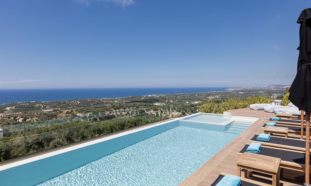 Rethymno Villa | Offering Full Privacy, Heated Pool, Scenic sea Views and Great Location
