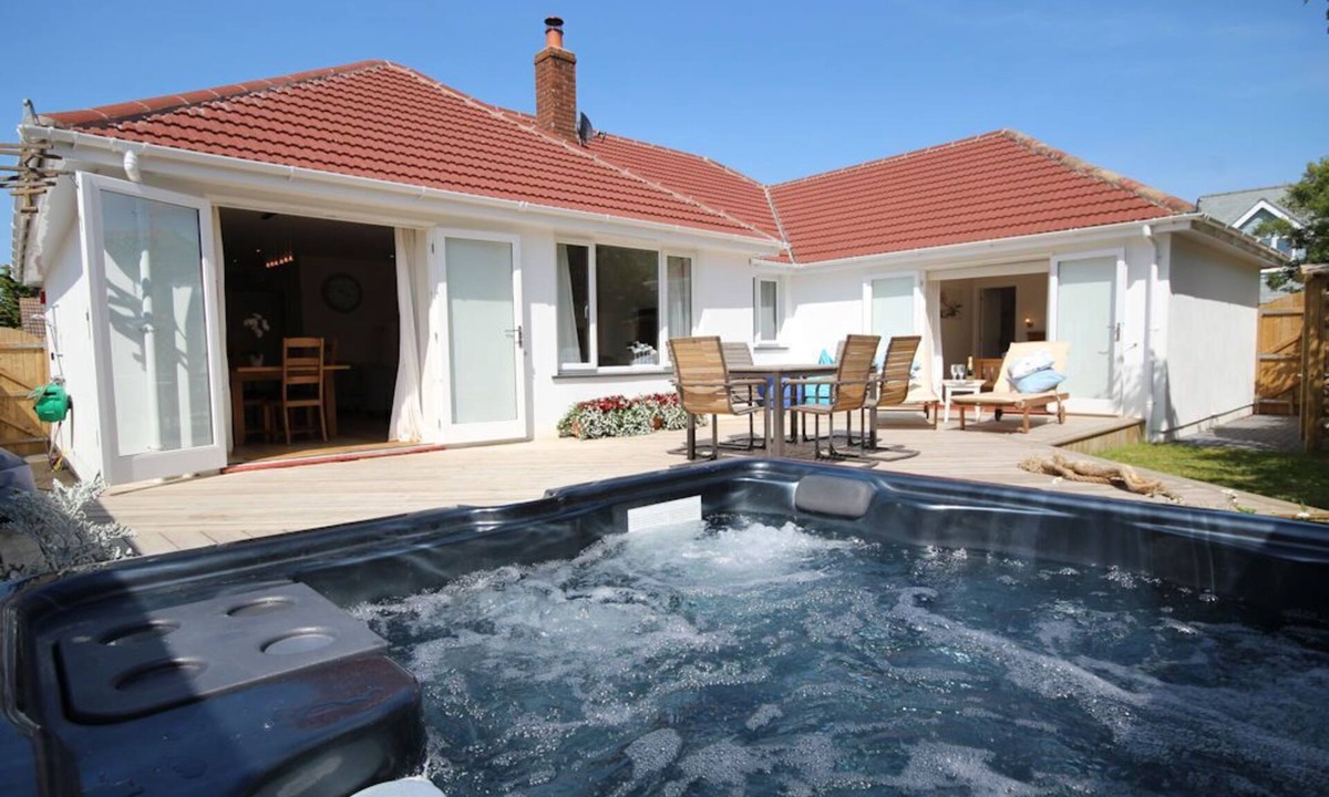 Croyde House | Offshore - Pet Friendly* | EV charging* | Hot Tub