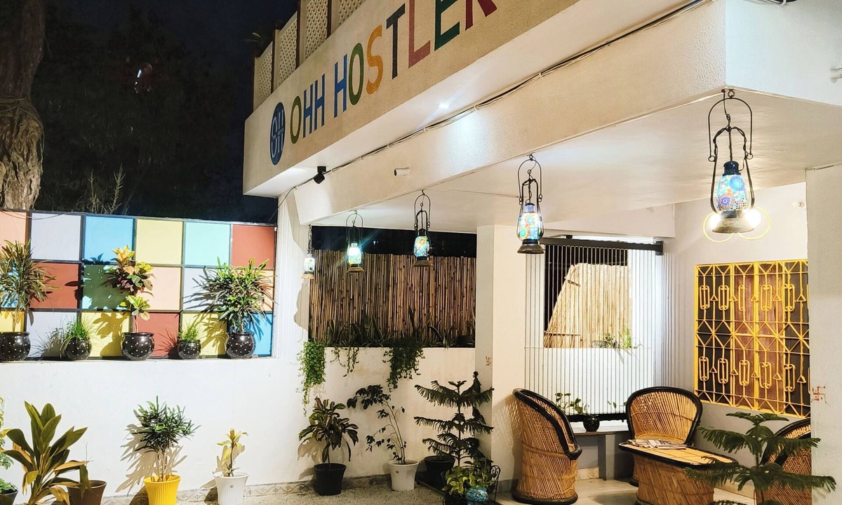 Bani Park Hotel | Ohh Hostler Jaipur