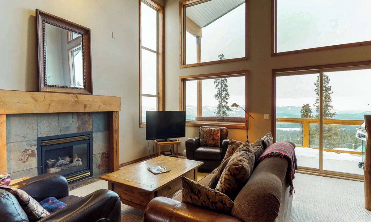 Snow Pine Estates Condo | Okanagan - Arolla Chalet D