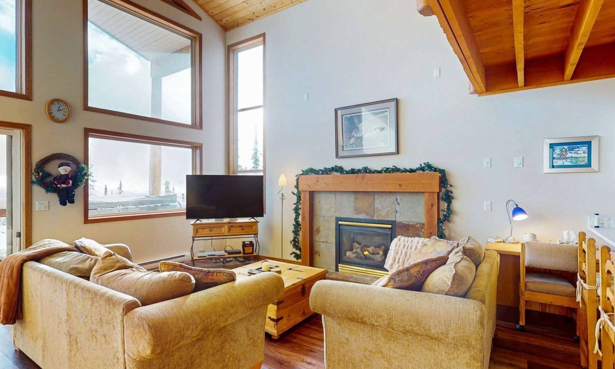 Snow Pine Estates Condo | Okanagan - Arolla Chalet C