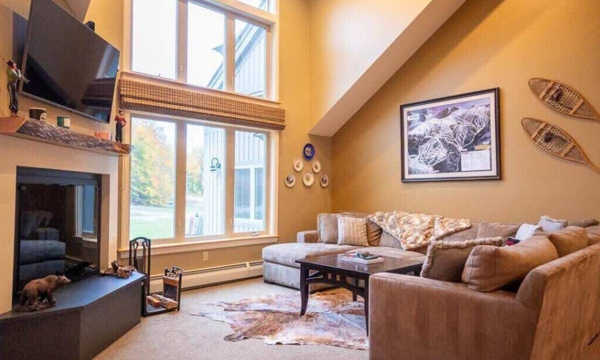 Ludlow Condo | Okemo Mountain Escape: 3BR Luxury Trailside Access