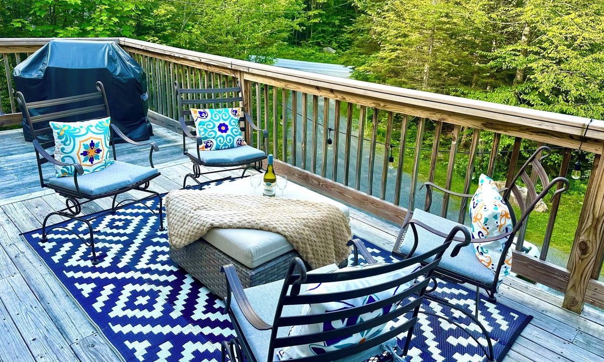 Ludlow House | Okemo mountain house with private hot tub
