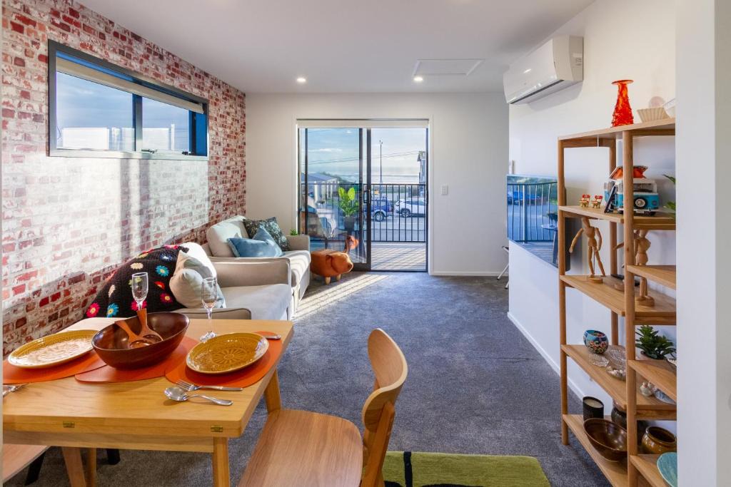 Christchurch Apartment | Okioki - Seaside Escape