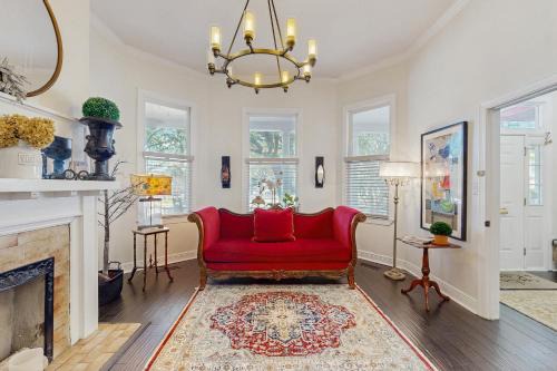 Dixon Park House | Ola's Oasis