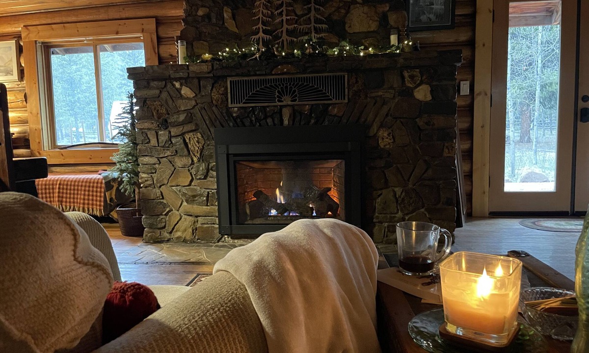 Polaris Cabin | Old Canyon Lodge w/Hot Tub - Nearby Ski Park, Hot Springs, Pioneer Mtn, Bannack