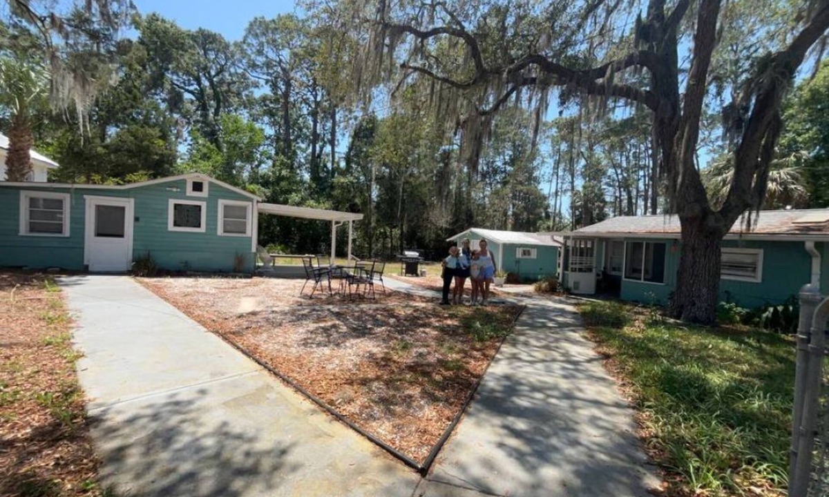 Bayport House | Old Florida Hideaway - 2 homes, 1 property. Steps to sunrise, sunset, & fishing