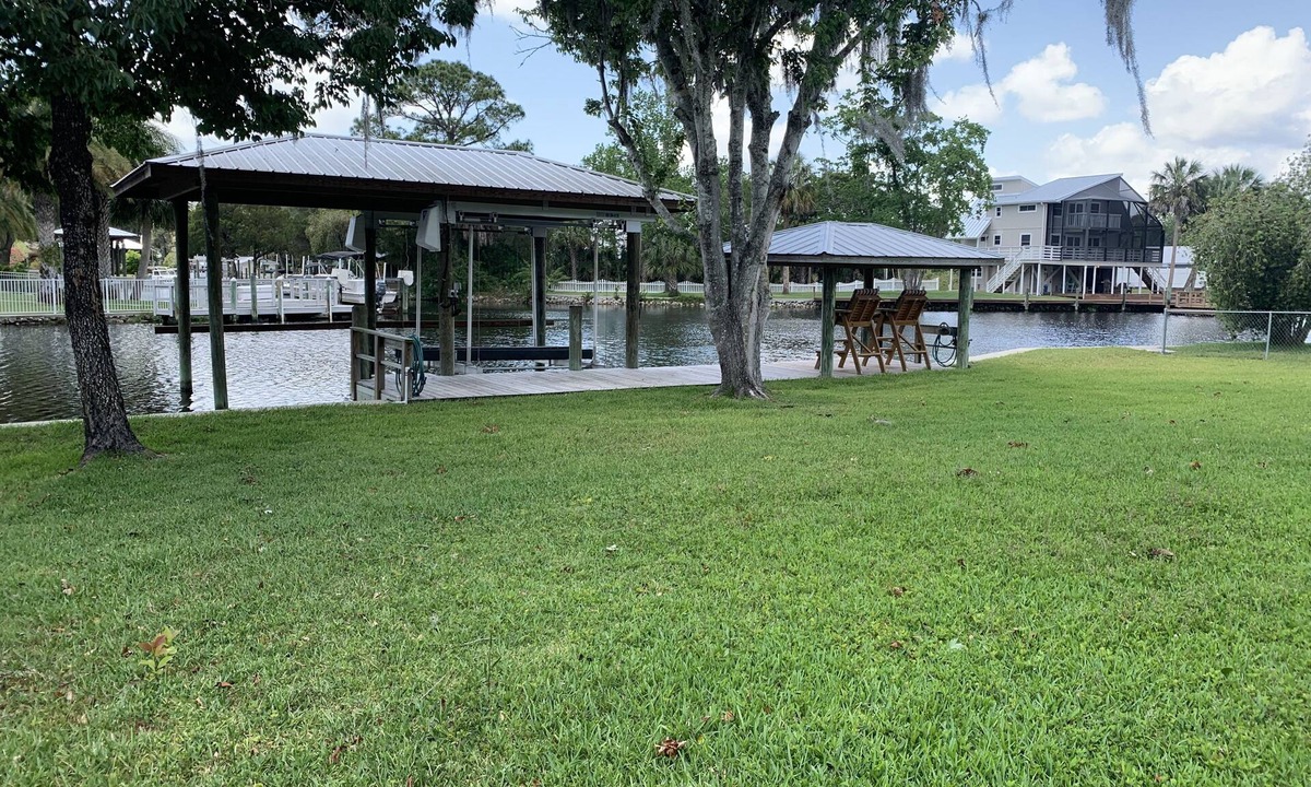 Homosassa House | OLD HOMOSASSA HOME WITH PRIVATE BOAT DOCK & POOL!