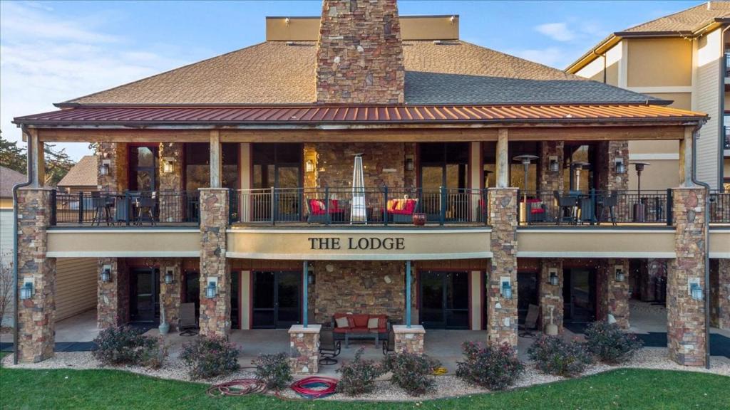 Camdenton House | Old Kinderhook 2 Decks, Firepit, Kid & Pet Friendly Golf Retreat
