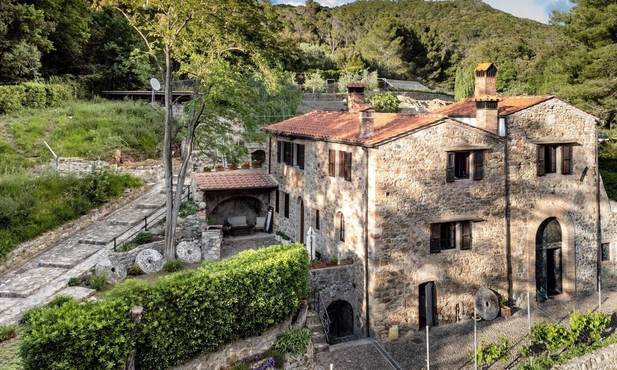 Livorno House | Old mill from 1500, in natural park, close to the sea and from the city.