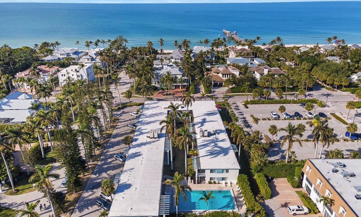 Old Naples Apartment | Old Naples Beach Condo