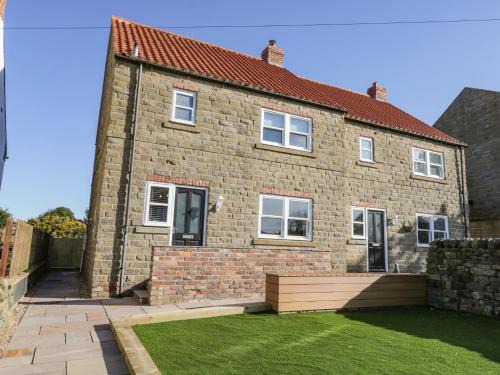 Ravenscar House | Old Peak