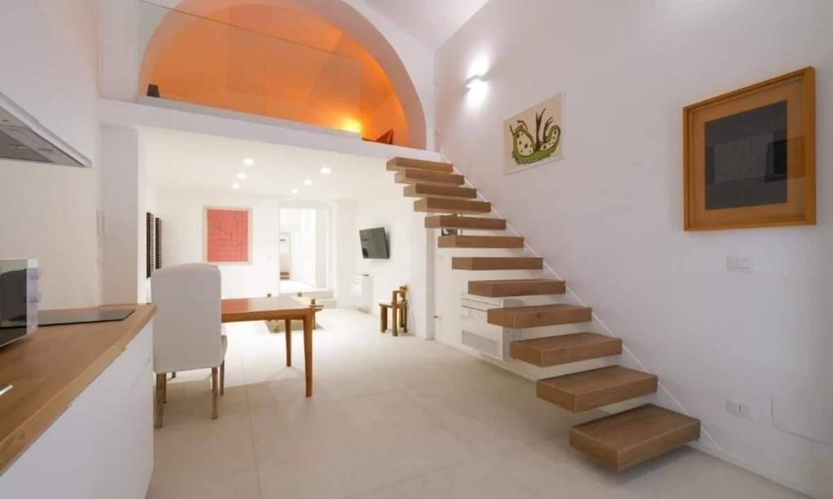 Old Town Apartment | Old Stone House. Spacious Loft in the heart of the old town a stone's throw from the sea