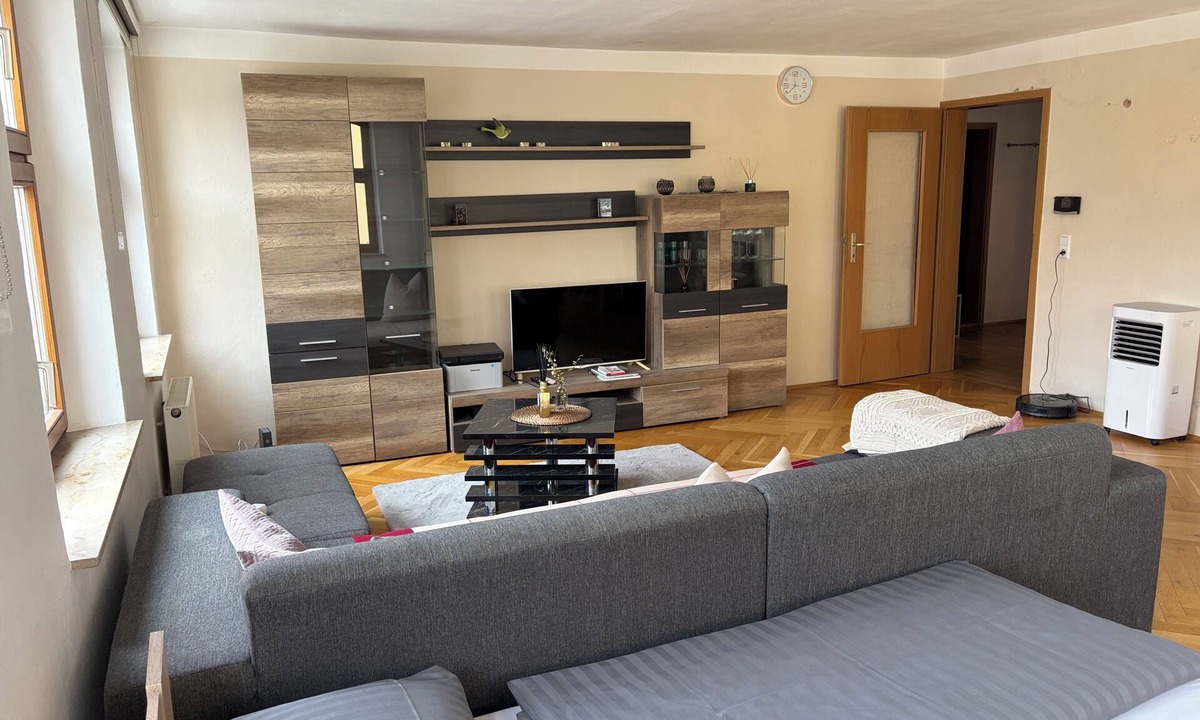 Dinkelsbuehl Apartment | Old town apartment, 80 sqm in a prime location- Dinkelsbühl