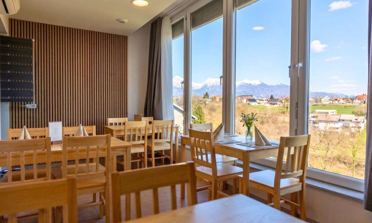 Kranj Hostel | Old Town Guest Accommodation