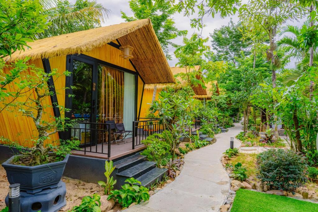 Dien Duong Apartment | Old Tree Garden