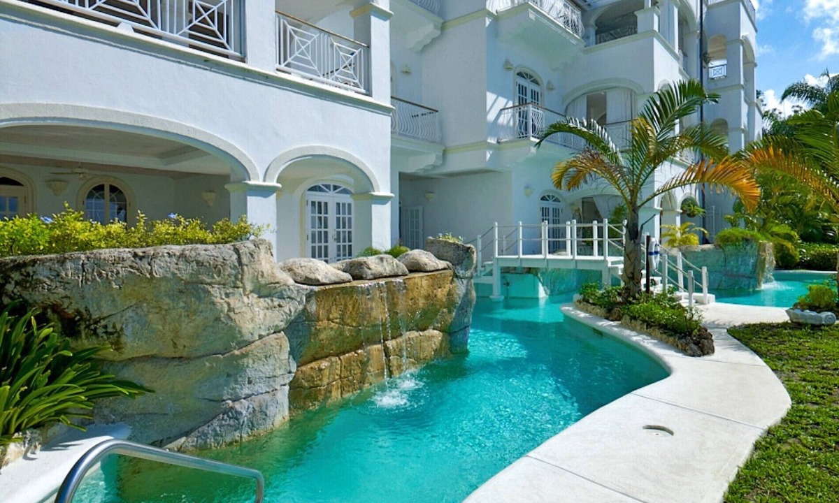 Old Trees Bay Villa | Old Trees 3 Sundance - 2 Bedroom beachfront villa