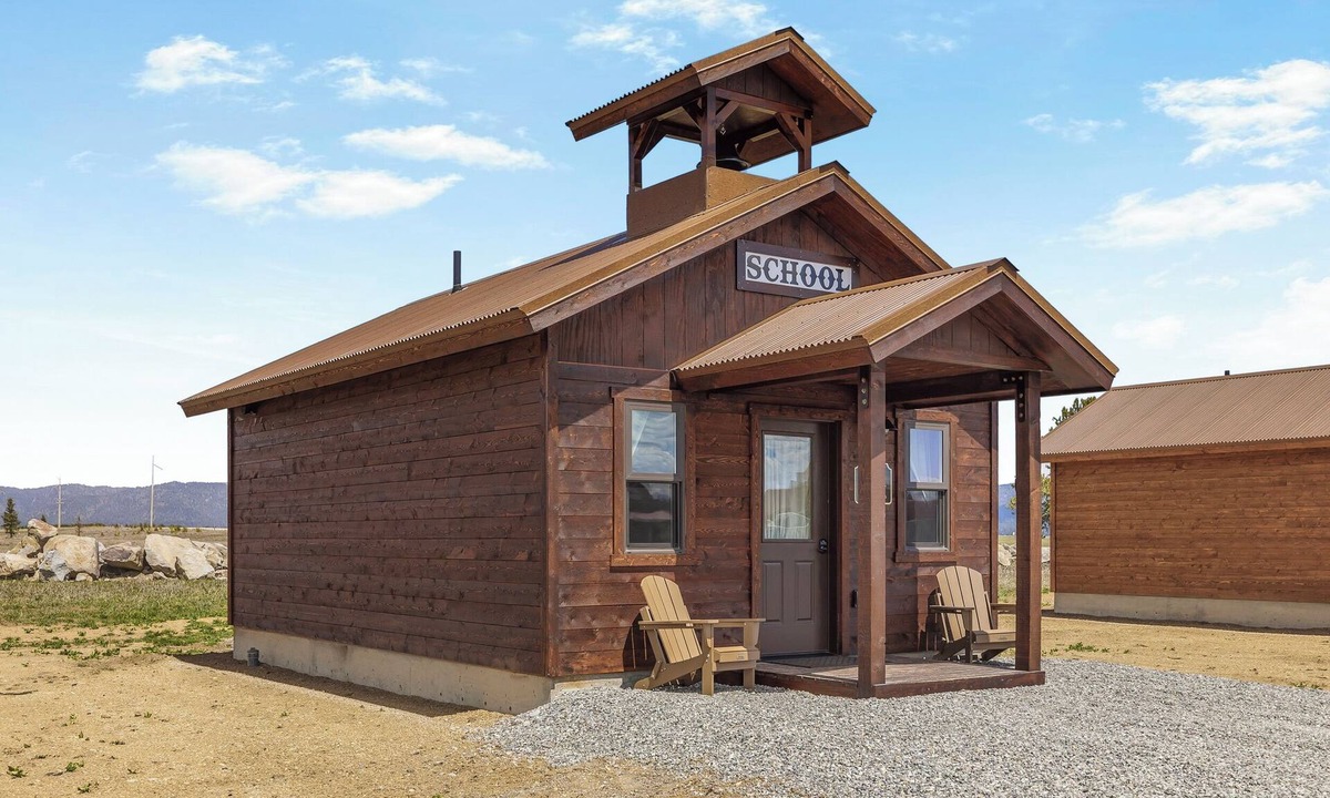 Island Park Cabin | Old West Studio Cabin Near Yellowstone