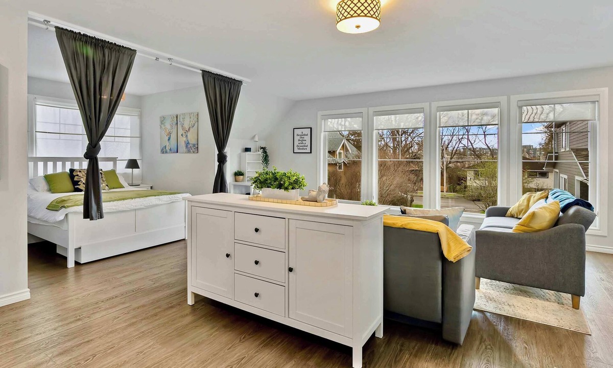 Okotoks Apartment | Olde Towne Loft + Walk to Shops + Wi-Fi + Studio