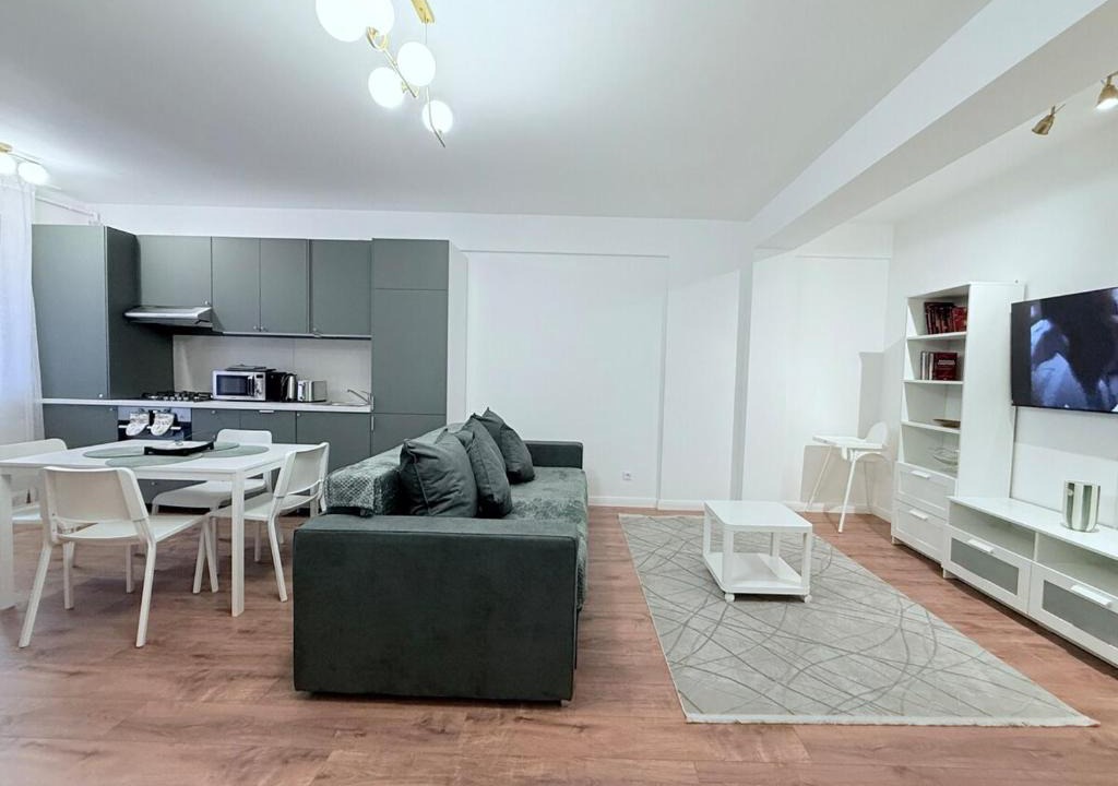 Baneasa Apartment | Olive Green I Apartment at Groundfloor with Balcony