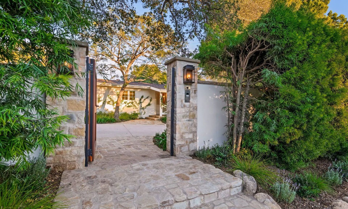 Coast Village House | Olive Mill Oaks | Luxury in Montecito