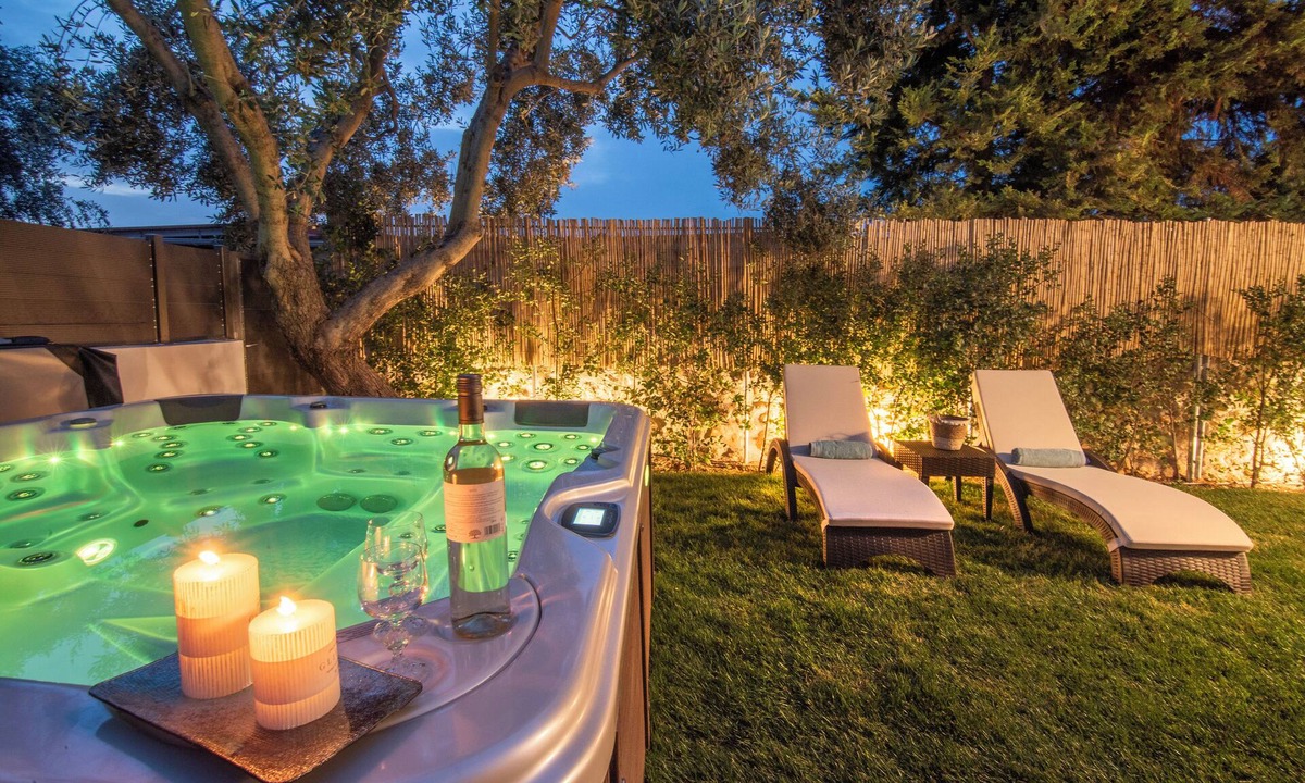 Aegina Town Apartment | Olive Spa House