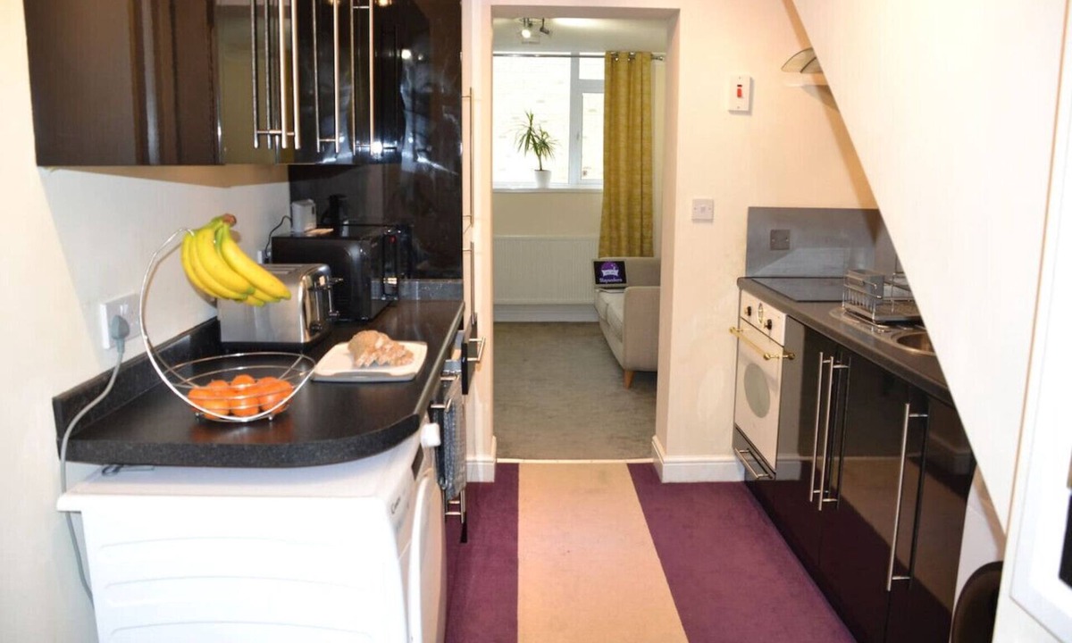 Salisbury Apartment | Olive Tree 2 bed Apartment - Stayseekers