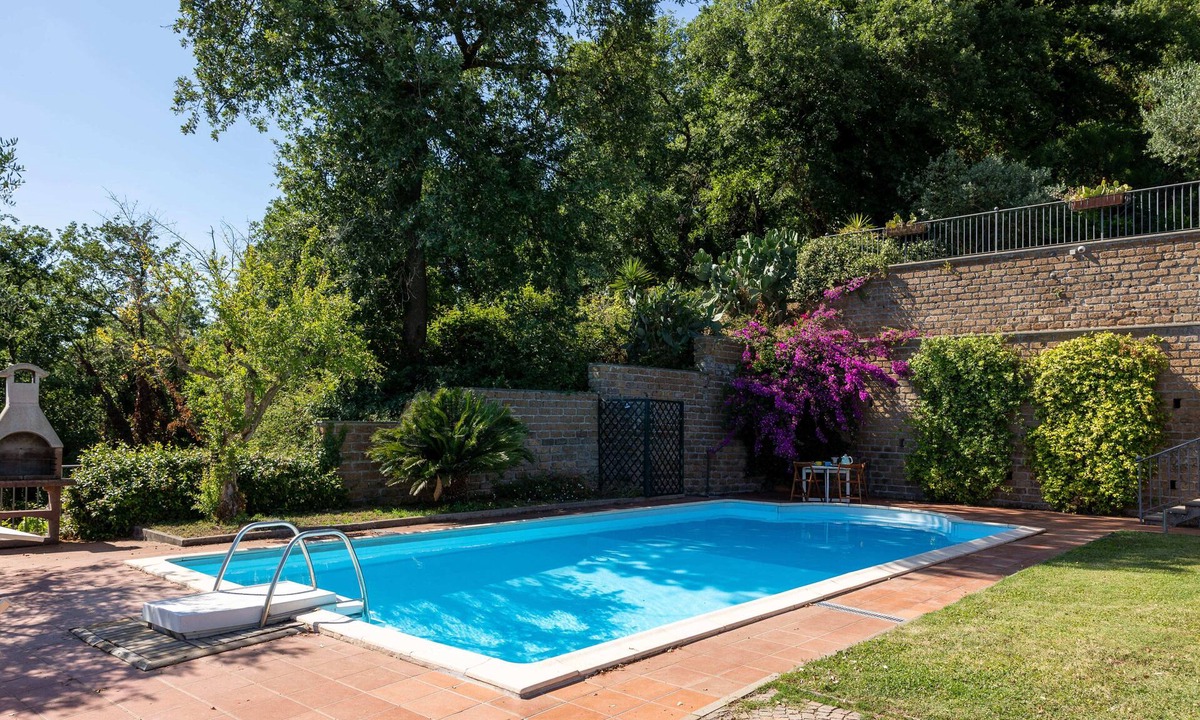 Lake Bracciano Villa | Olivetello - Three Bedroom Villa, Sleeps 7