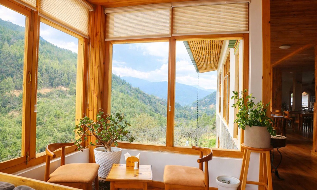 Khuruthang Hotel | Om Amriti