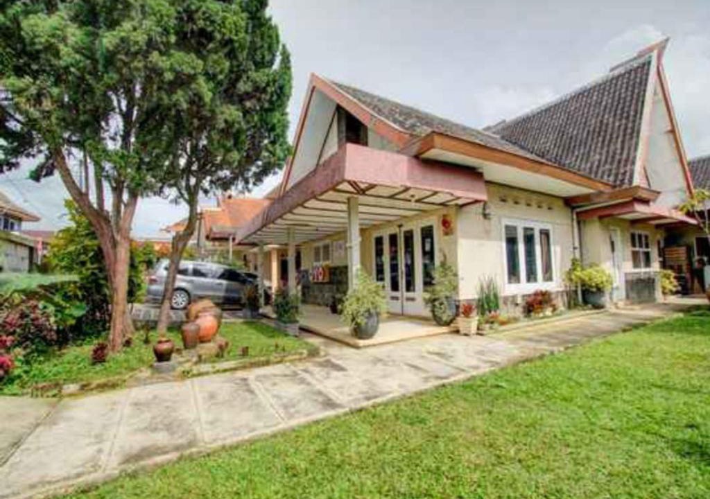 Batu Villa | Omah Opa