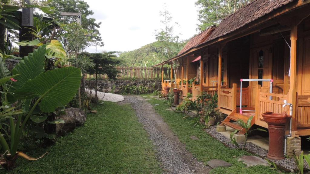 Ngemplak House | Omah Rumba Bata