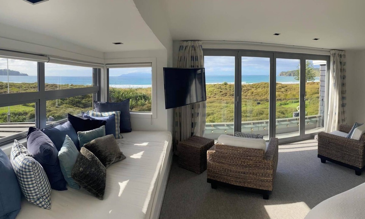 Omaha House | Omaha Beach Front, Paradise! Perfect for relaxing & entertaining