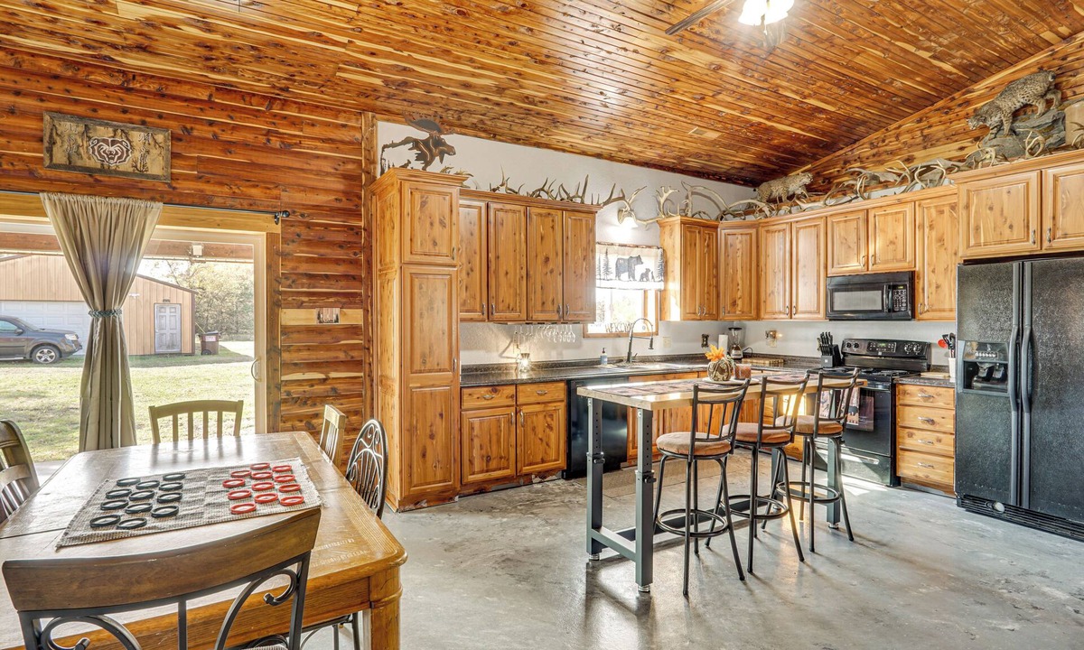 Urbana Cottage | On 17 Acres! Countryside Retreat in Louisburg