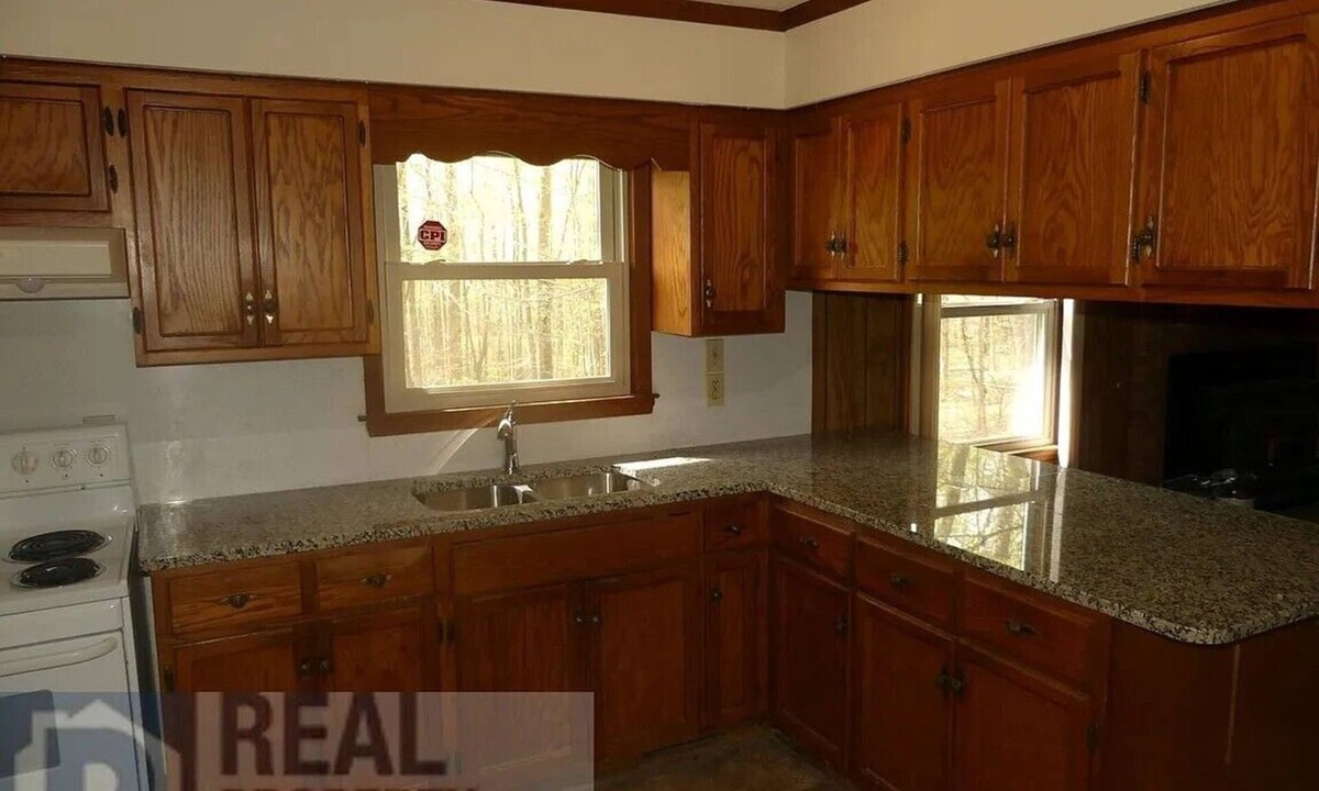 Browns Summit Bed & Breakfast | On 5 acre 55 minutes to Carolina Panthers. A2 acer field for 4 wheeler track.