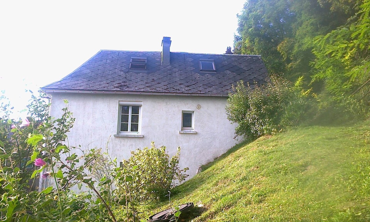 Cormeilles House | ON A HILLSIDE