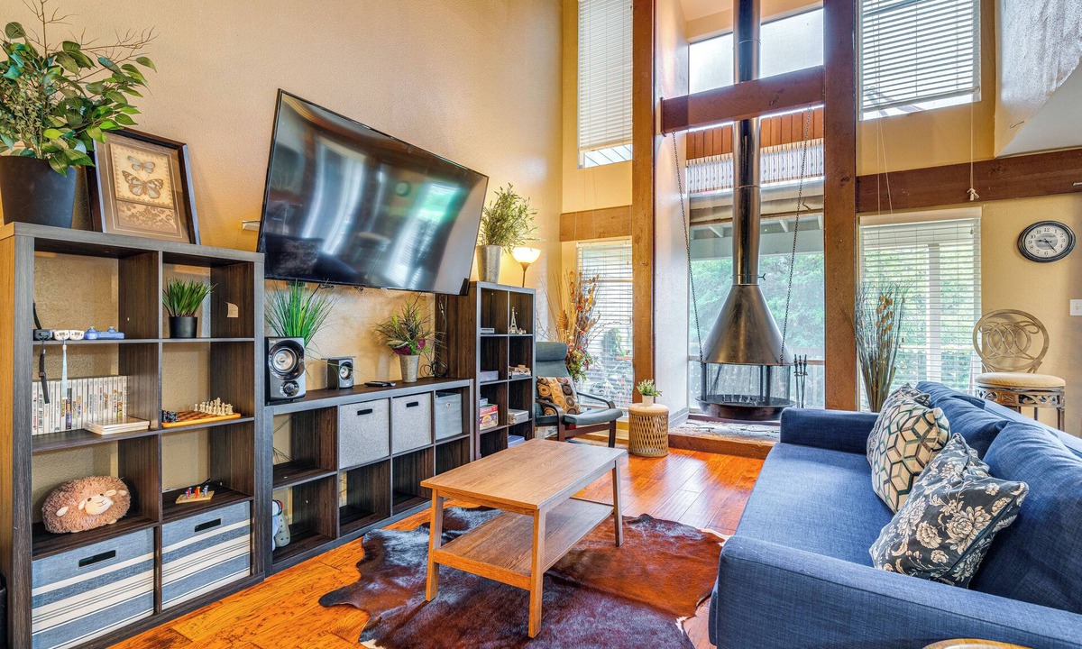 Point Venture House | On Golf Course! Resort-Style Lago Vista Retreat