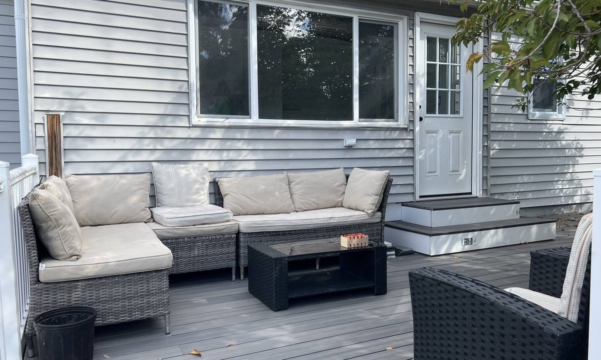 Lorton House | On I-95 Hwy Exit , Downtown D.C 15 Minutes Direct HWY route, Fort Belvoir Army