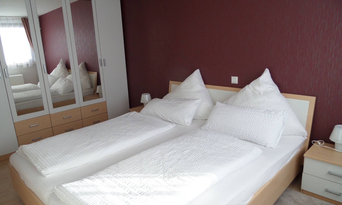Sipplingen Apartment | On Lake Constance with views of the lake and the Alps. Still available June 20–26.