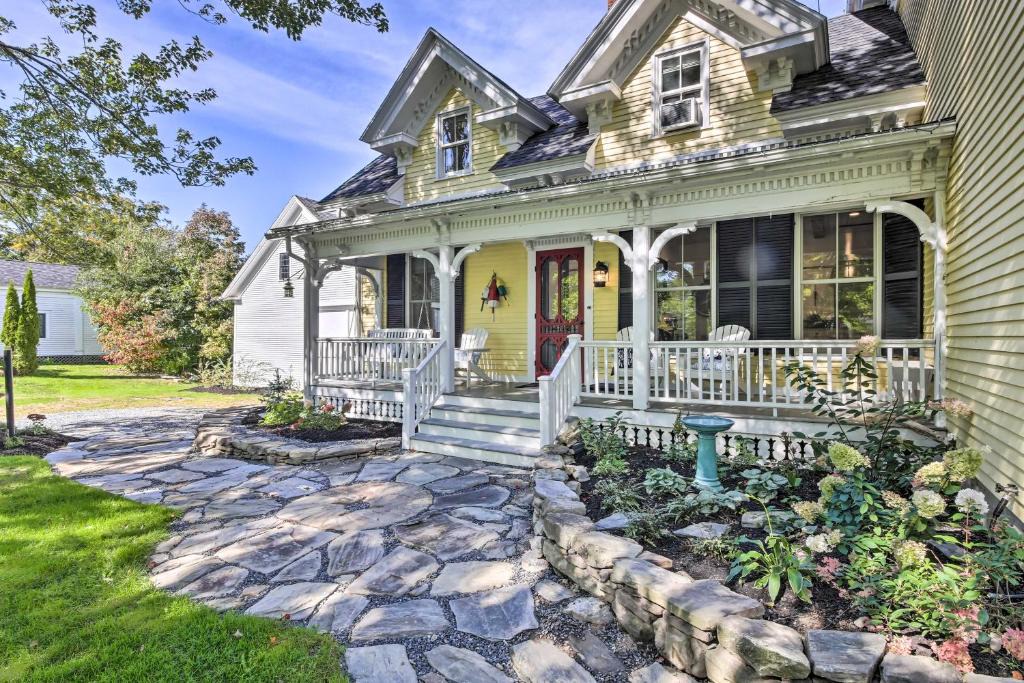Jefferson House | On-Site Pond: Spacious Family Home in Jefferson!