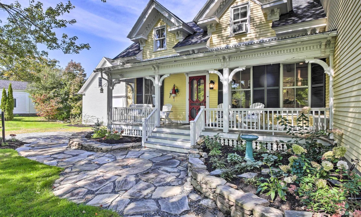 Jefferson House | On-Site Pond: Spacious Family Home in Jefferson!
