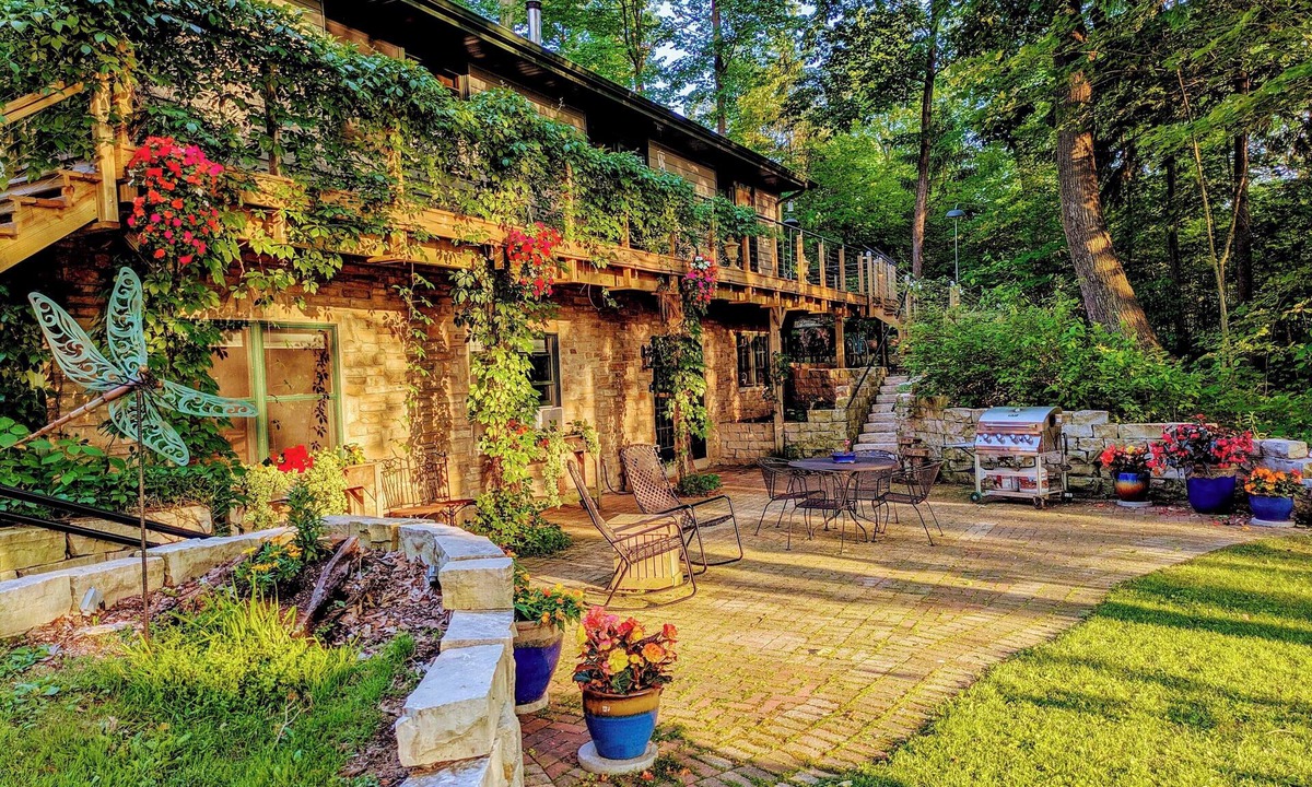 Jefferson House | On-Site Trails: Rock River Retreat in Jefferson!