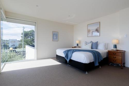 Low Head House | On The Beach & Golf Course Minutes from MTB Trails