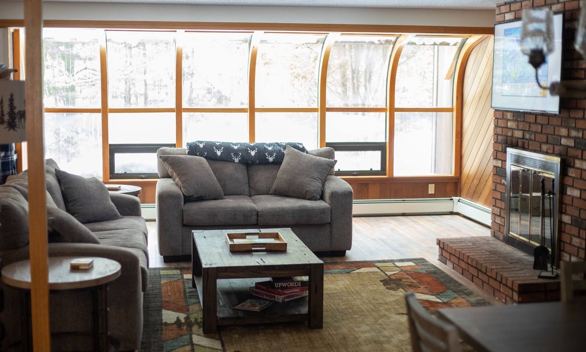 Bartlett House | On the Saco River, Minutes to Storyland and Mountains (Attitash, Wildcat)