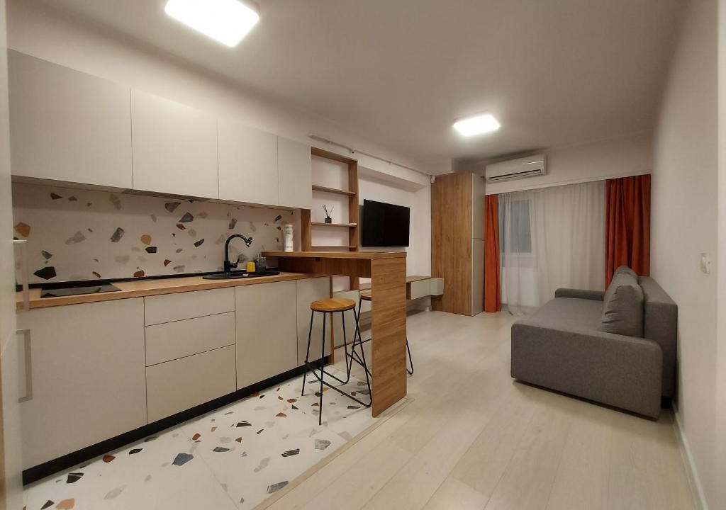 Old Town Apartment | On the wave